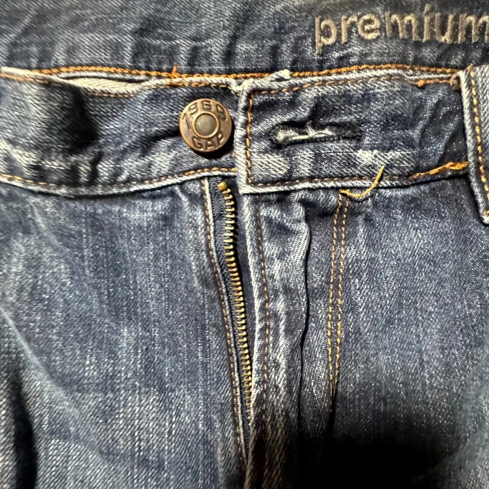 Gap Women's Size 36x30 Short Straight Leg Lightwash Jeans